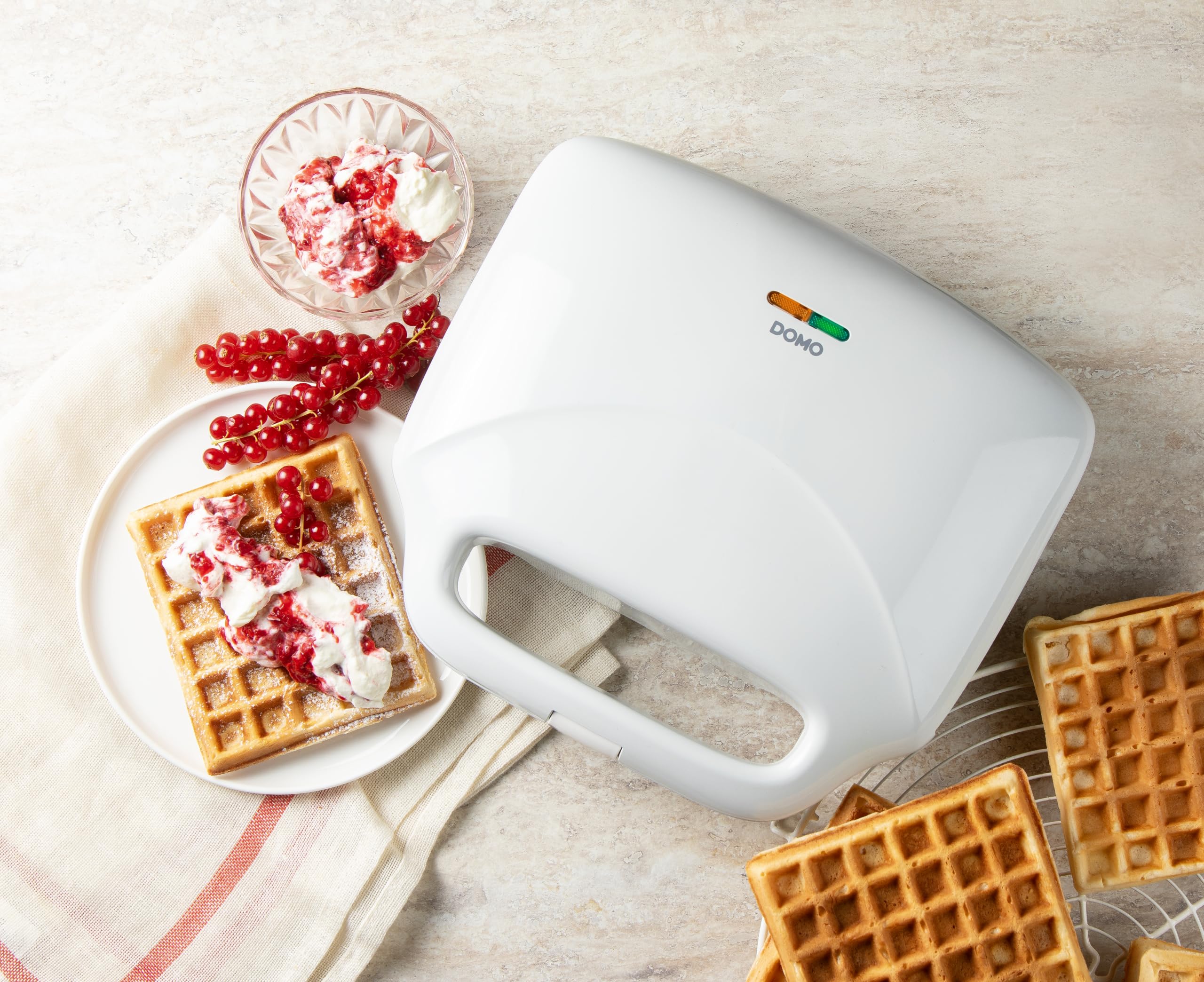 domo-do9133w-waffeleisen-xl-f-r-quadratische-waffeln-wei-900w image 2