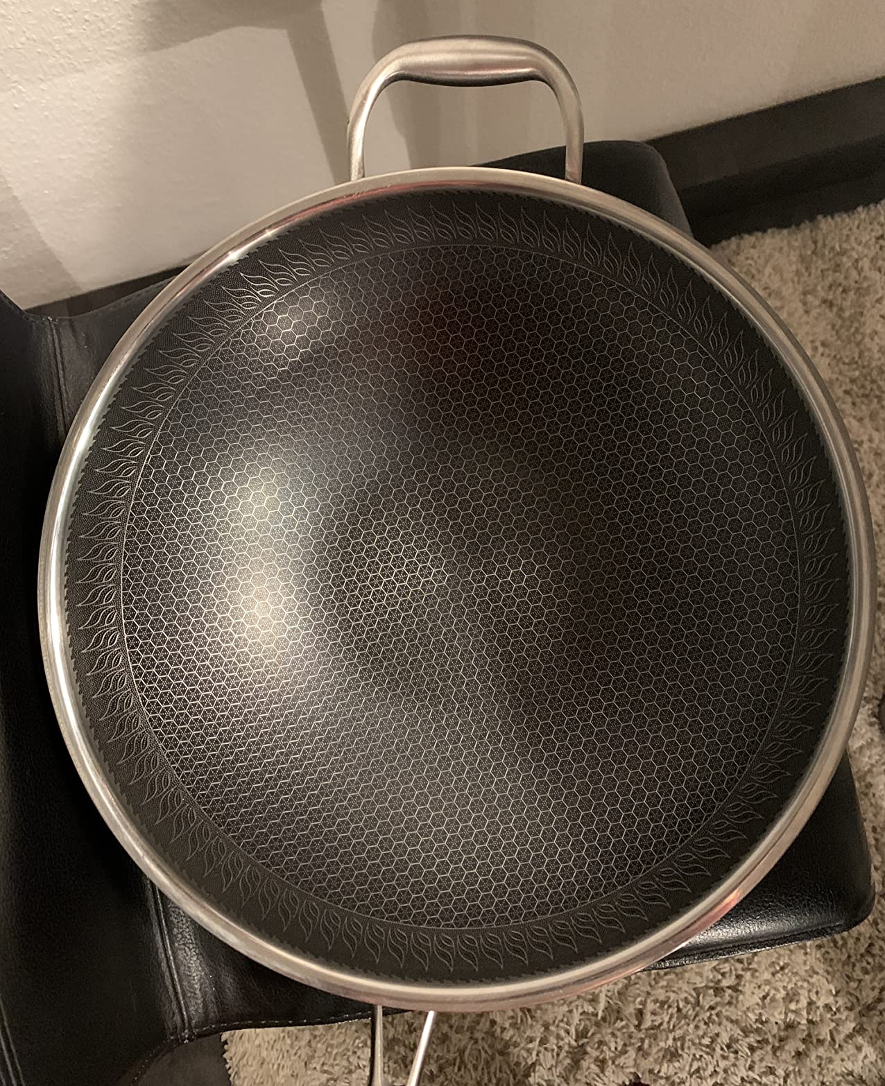 Pfanne und Wok in einem